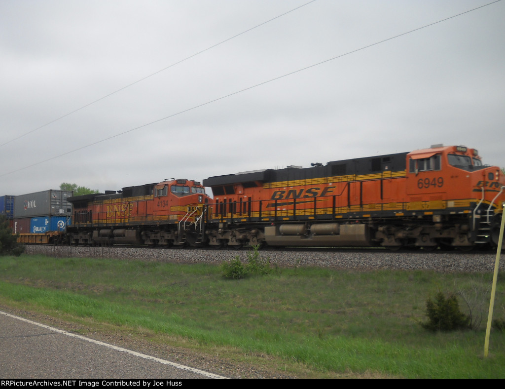 BNSF 6949 East